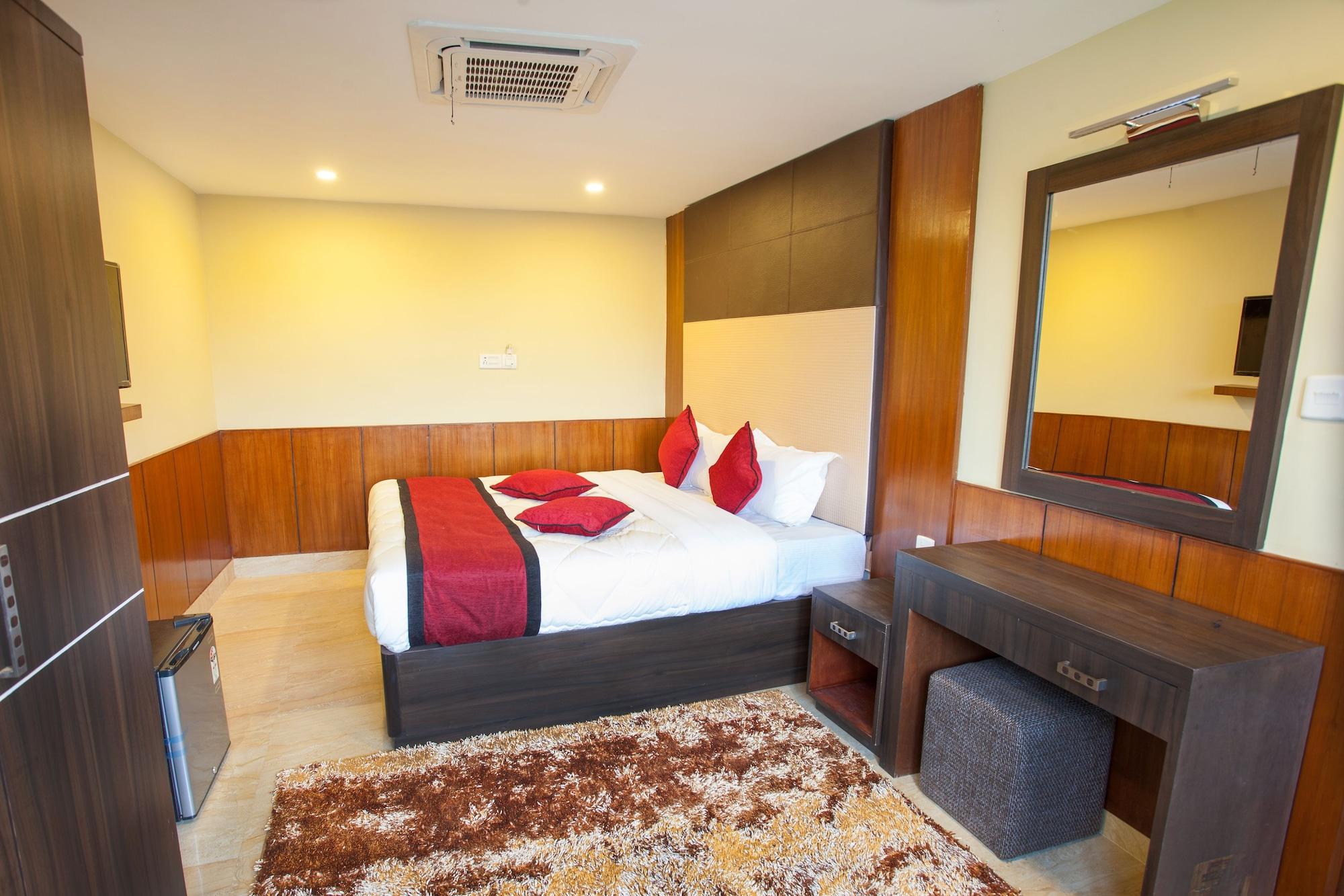 Hotel Meridian Suite Kathmandu Buitenkant foto