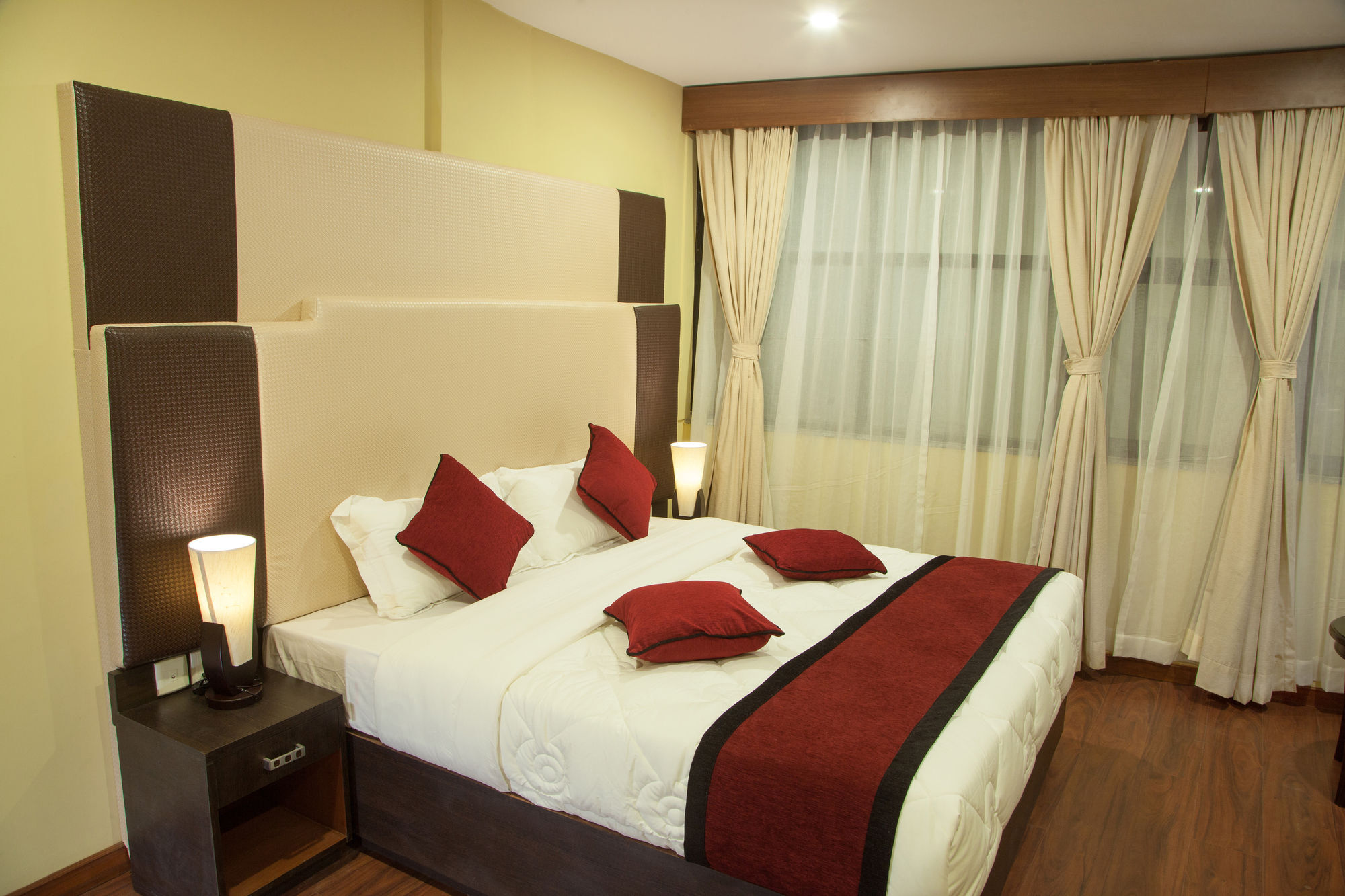 Hotel Meridian Suite Kathmandu Buitenkant foto